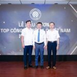 Ông Trần Đại Nghĩa-Phó Tổng giám đốc Công ty cổ phần Supe phốt phát và hóa chất Lâm Thao nhận giải tại I4.0 Awards